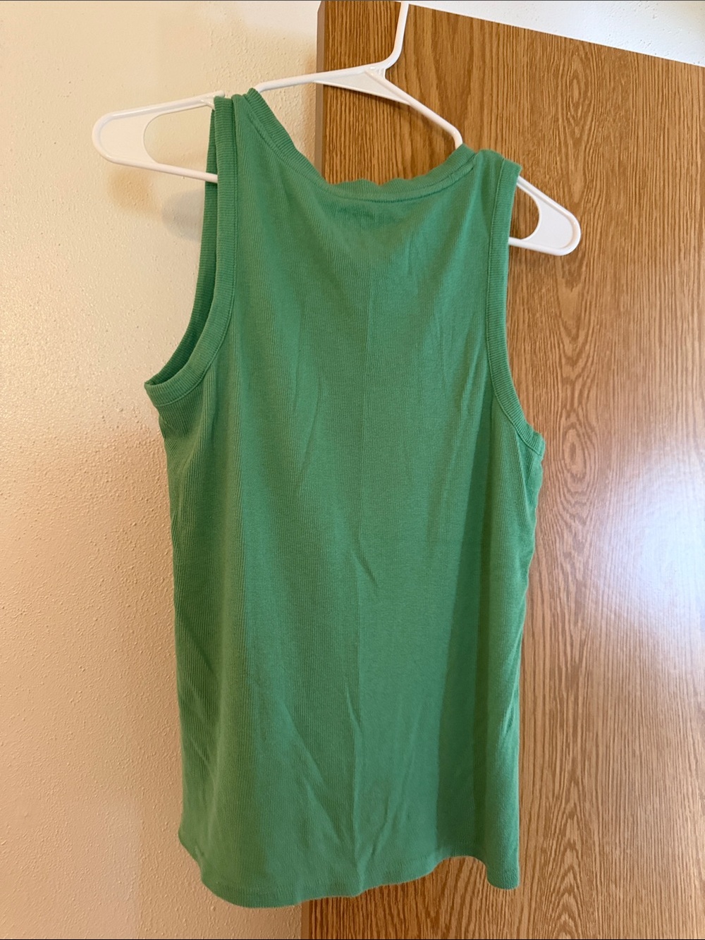 Essentials Emerald Green Scoop Neck Tank - Picture 3 of 4
